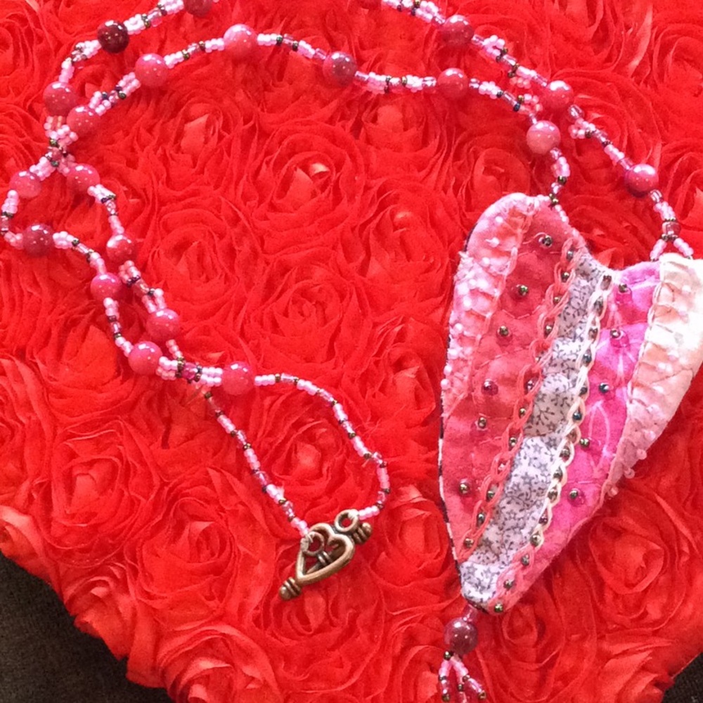 Boutique: Hand made embroidered heart quilt necklace - Picture 4 of 8